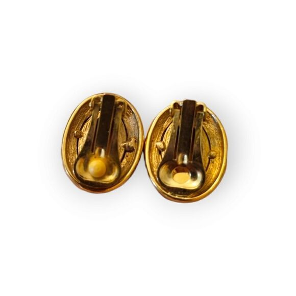 Vintage Purple Oval Rhinestone 80s Style Clip-on Earrings - Picture 2 of 6